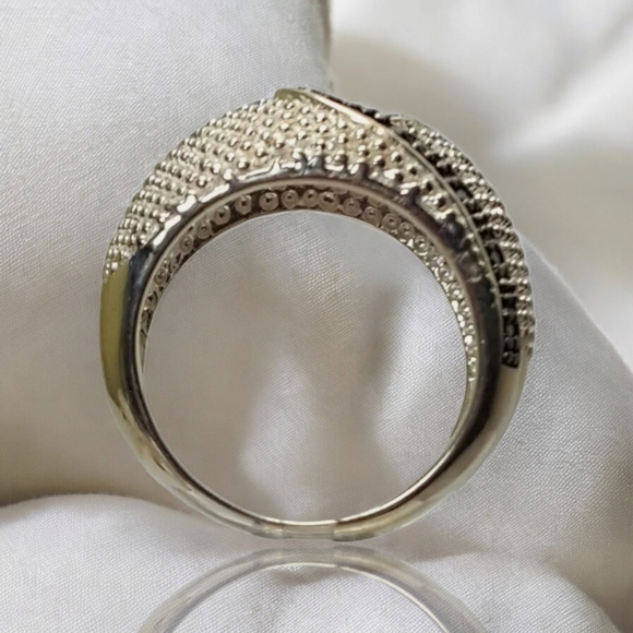 Women's Sterling Silver and Blue Diamond 💎 Ring - Picture 2 of 6